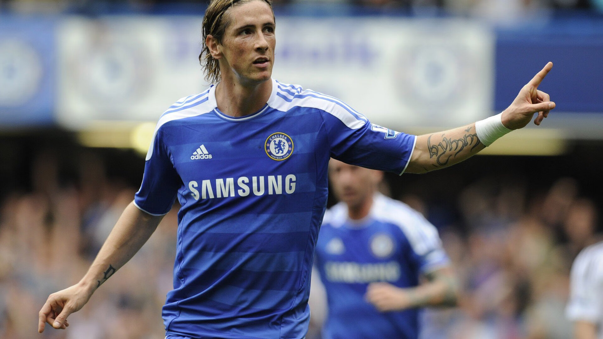 普劳德再次刷新个人蝶泳纪录，普劳德游泳